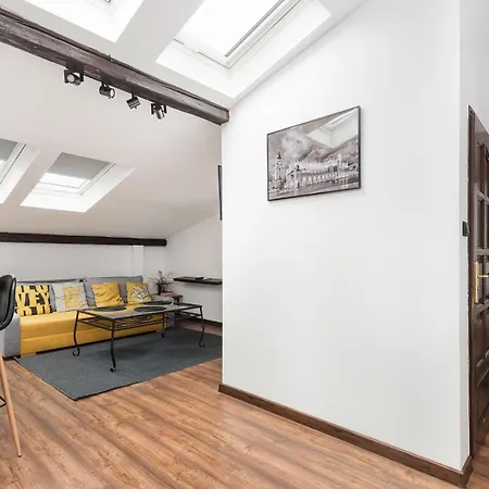 Sun & Snow, Sunshine Loft Cracow דירה קרקוב